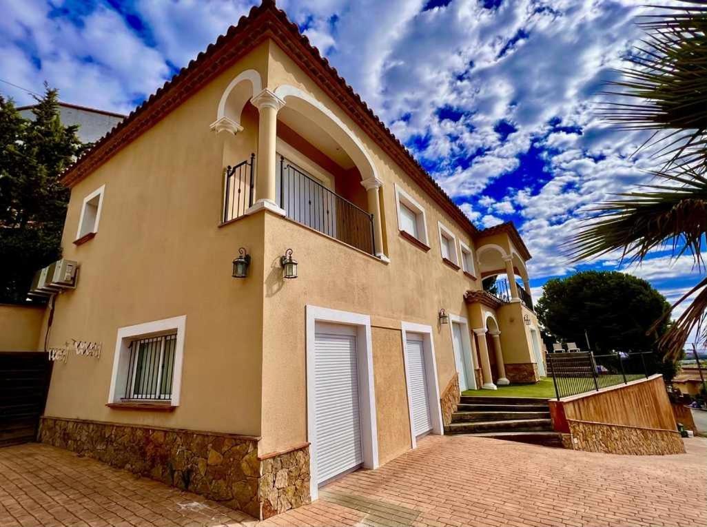 Casa Mas Ambros Con Piscina Desbordante Calonge (Catalonia) Exterior foto
